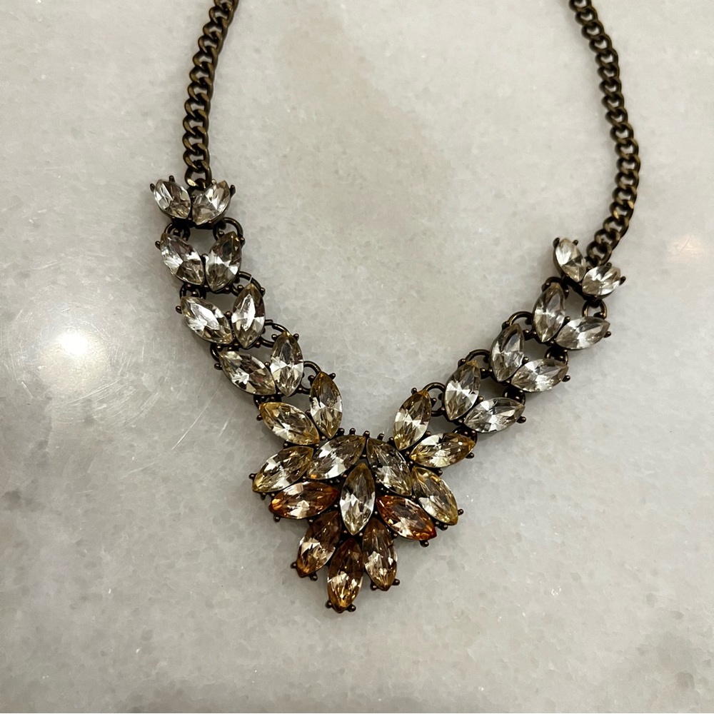 ✔️Sugarfix Peach and Clear Teardrop Shaped Crystal Statement Necklace - Picture 5 of 7